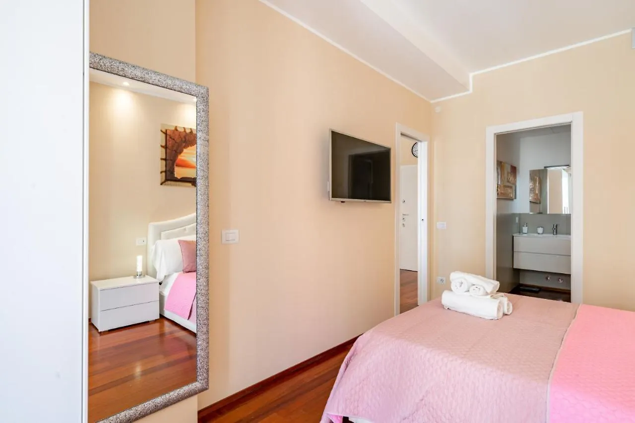 Apartment Smart And Central Flat In Porta Venezia By Easylife Milan