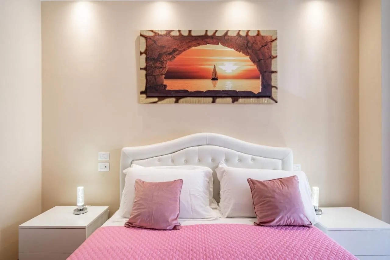 Apartment Smart And Central Flat In Porta Venezia By Easylife Milan