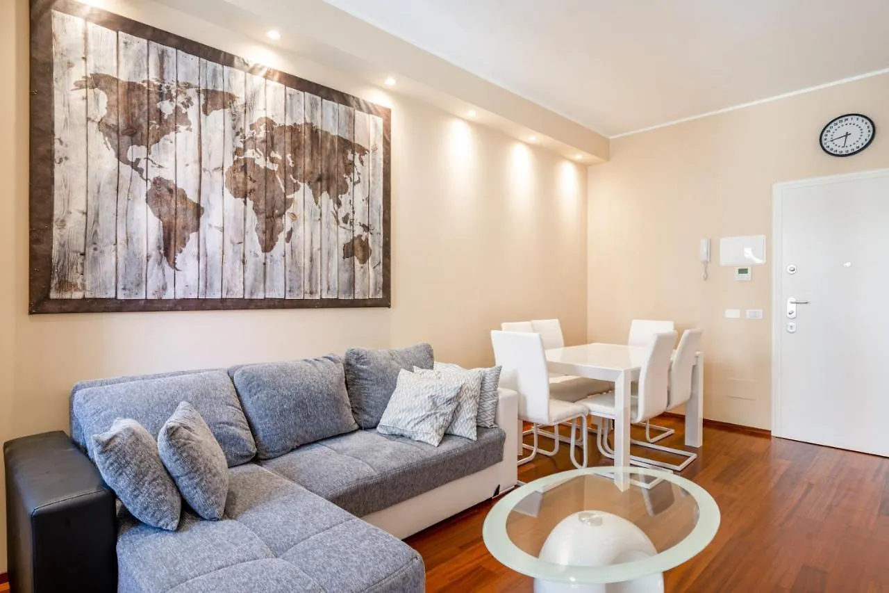 Smart And Central Flat In Porta Venezia By Easylife Milan Italy