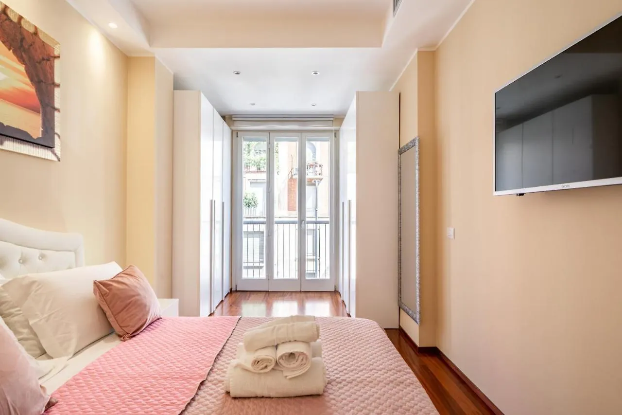 Smart And Central Flat In Porta Venezia By Easylife Milan Apartment