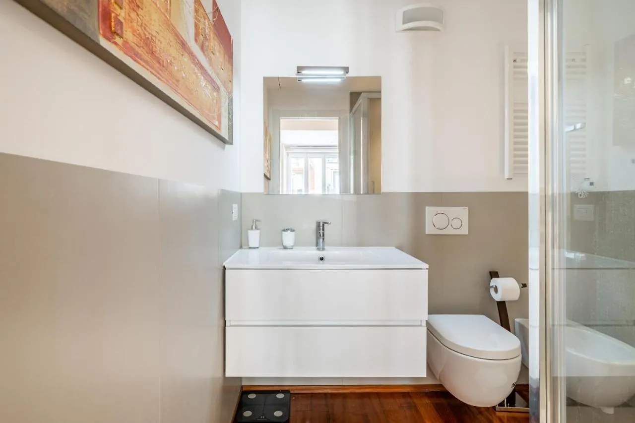 Smart And Central Flat In Porta Venezia By Easylife Milan Apartment