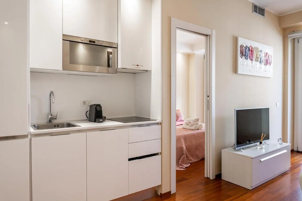 Smart And Central Flat In Porta Venezia By Easylife Milan