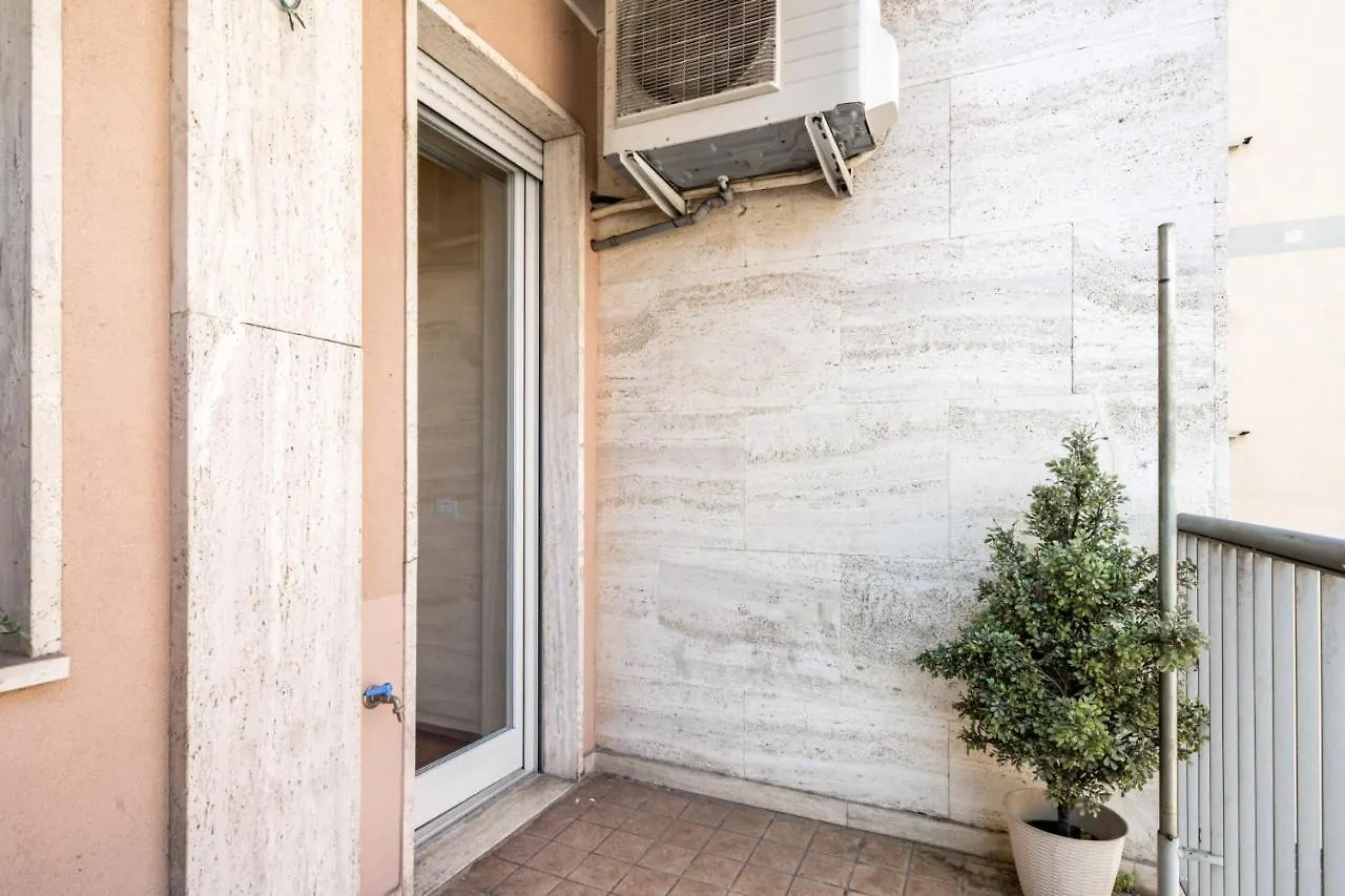 Apartment Smart And Central Flat In Porta Venezia By Easylife Milan