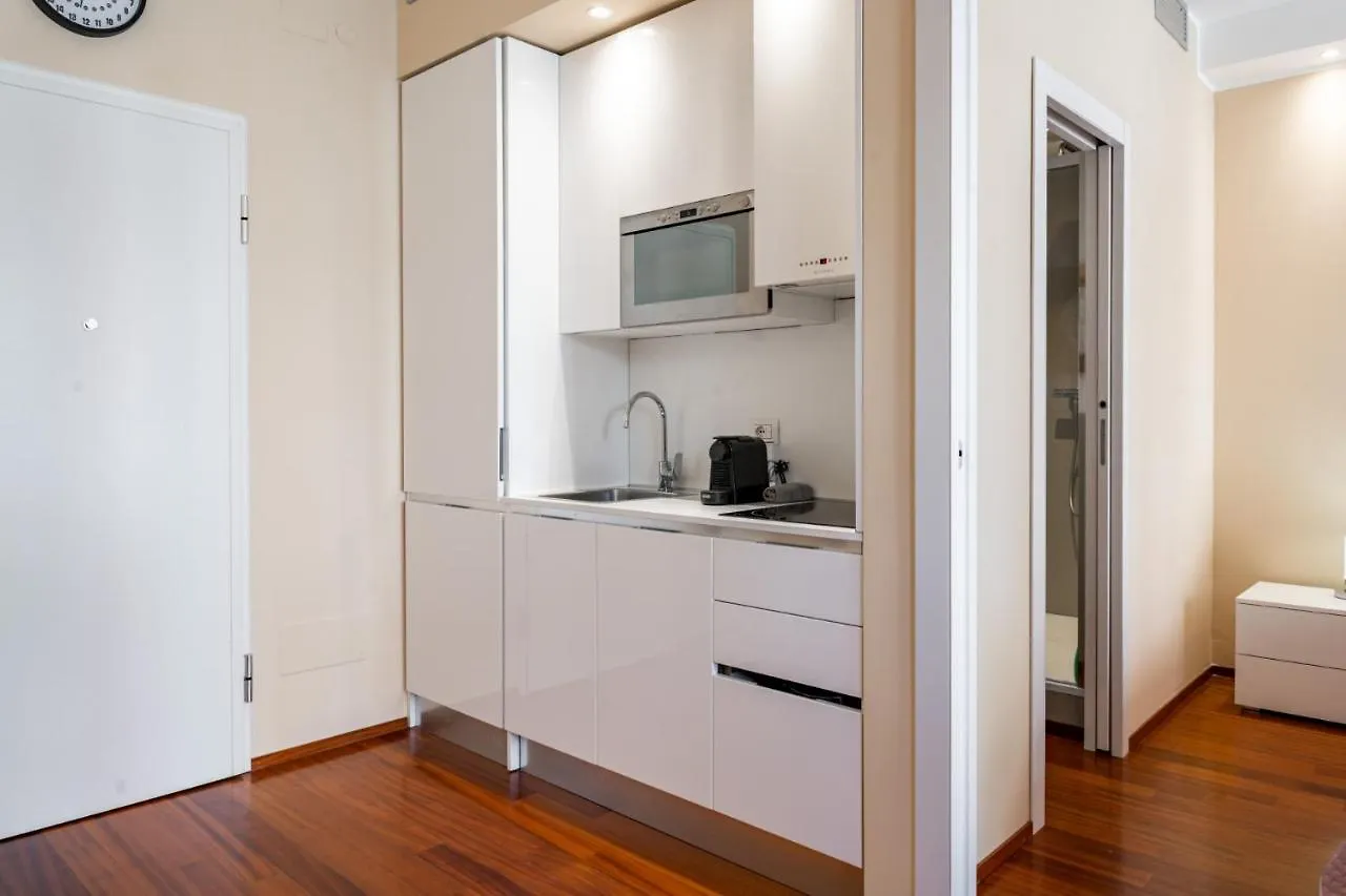 Smart And Central Flat In Porta Venezia By Easylife Milan 0*,